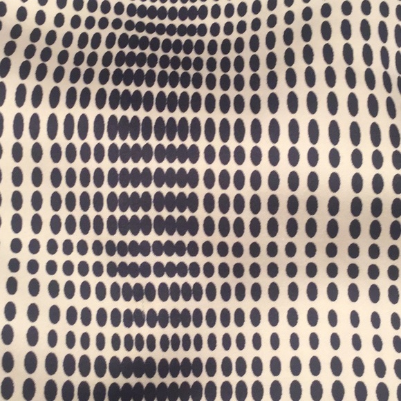 The Limited Ladies sleeveless 👚 - Picture 8 of 8